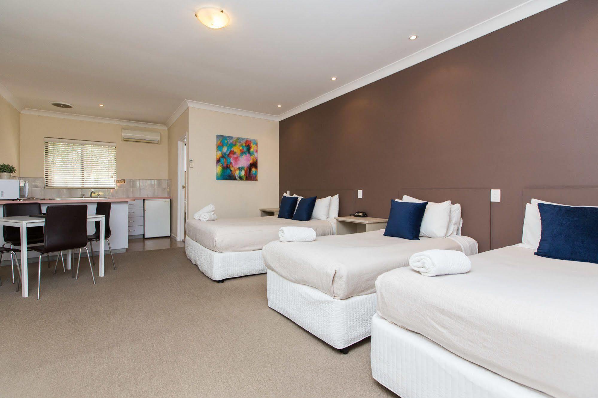 Lincoln Cottage Motor Inn Wagga Wagga Exterior foto